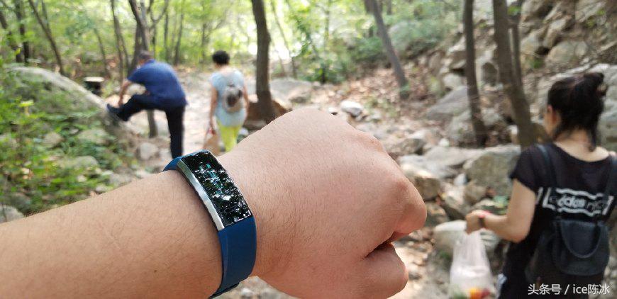 华为防水手环有哪几款,华为手环4pro防水吗能在水里游吗