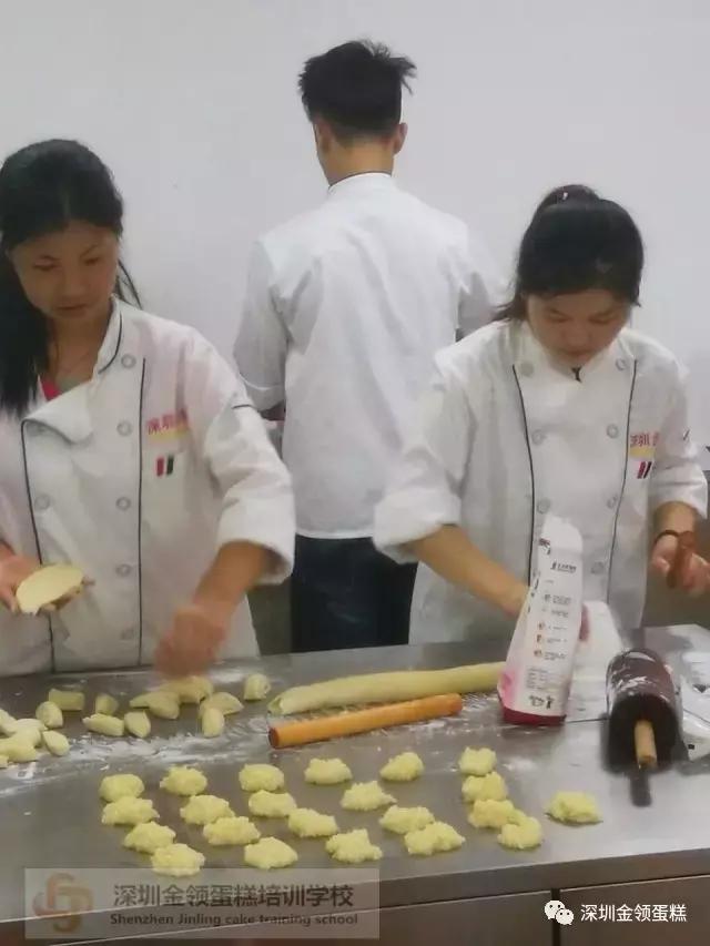 学西点好吗?有前途吗?让我们的伙伴们告诉你答案吧~|深圳学蛋糕|深圳蛋糕培训学校|深圳五大蛋糕学校|