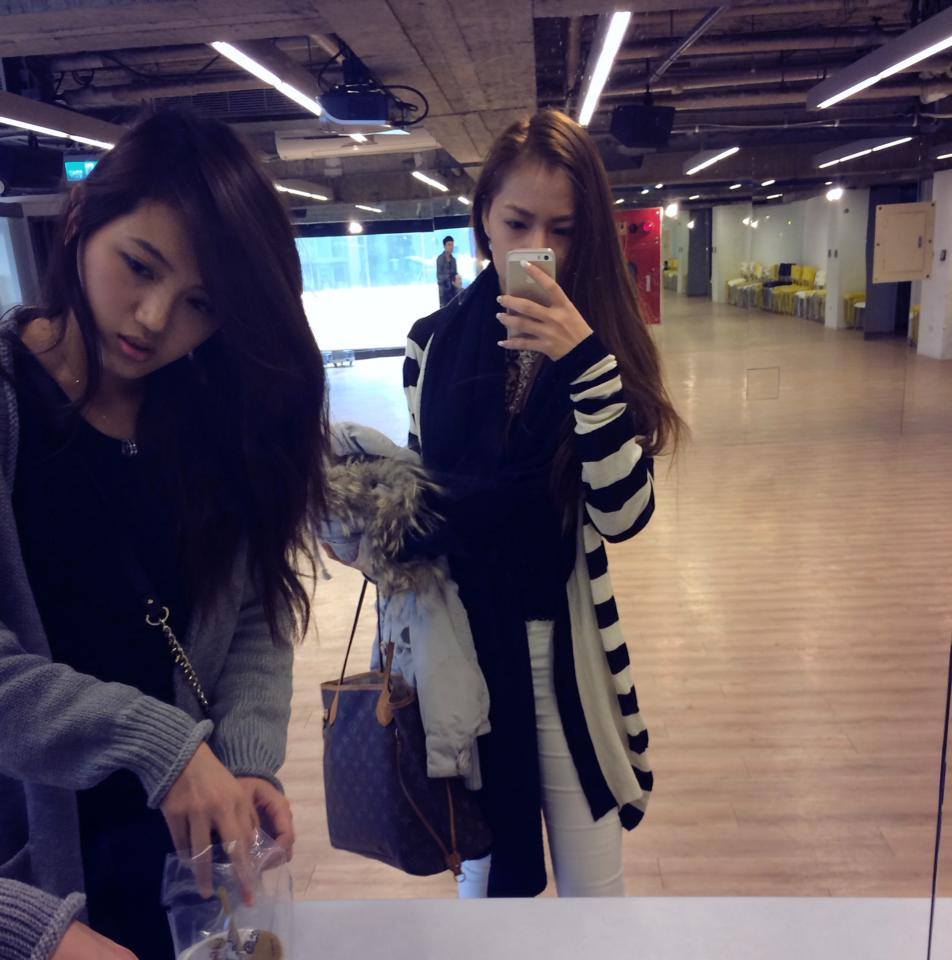 Python通过对FB、INS采集，为网络灰产项目进行卖水赚钱