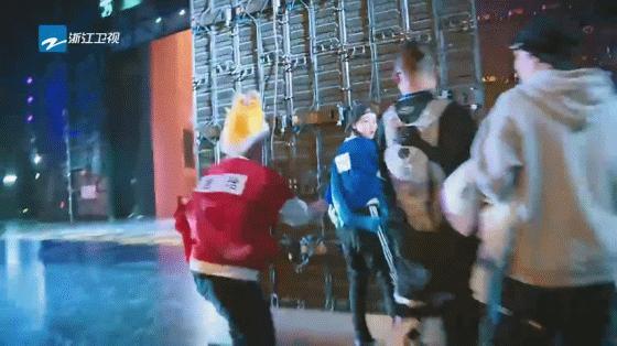 跑男鹿晗紧急撤回一个笑脸,跑男鹿晗第几季离开