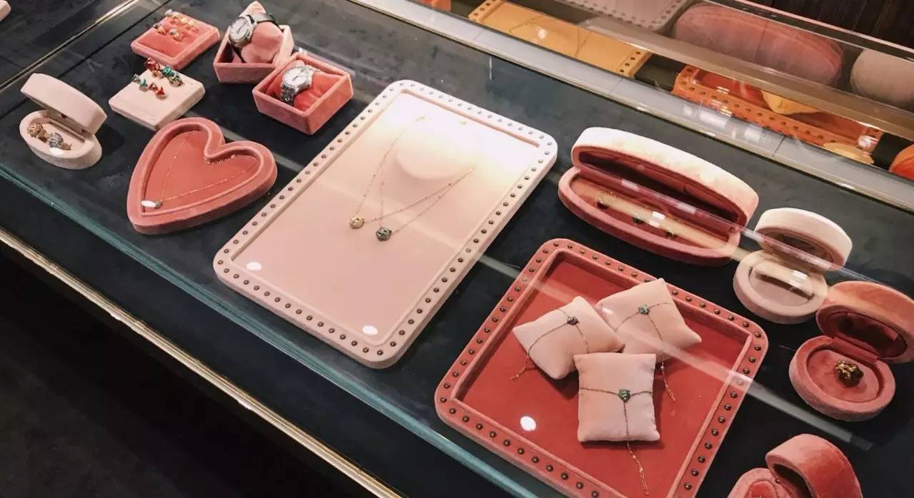 小心|「人民币粉碎机」GUCCI带着新系列和可怕的线上选购服务,来了……