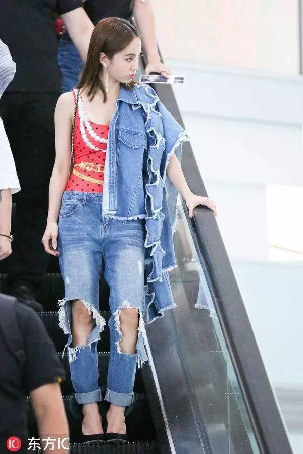 比渔网袜更猎奇的存在，杨幂谢娜领衔“袖套时尚”，前卫还是尴尬？