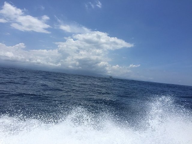 巴厘岛雨季旅游攻略图,巴厘岛的蓝梦岛值得去吗