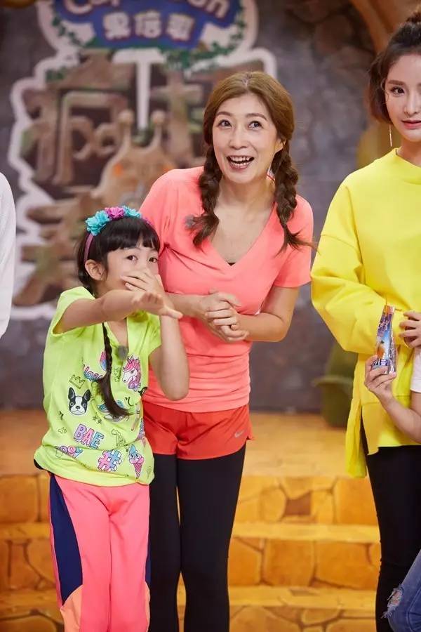 疯狂的麦咭夏天黄嘉千,疯狂的麦咭第四季黄嘉千