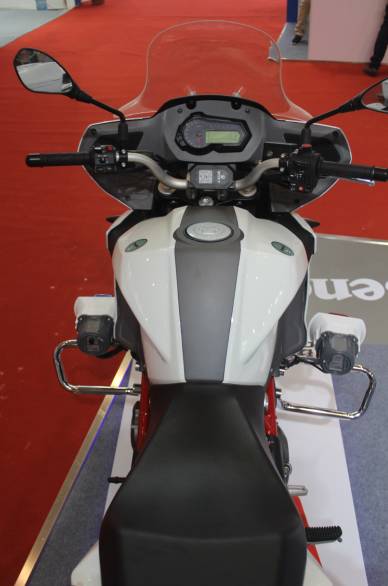 蓝巡300新款价格,300蓝圈夜光效果