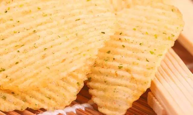 办公室必买零食 (有哪些特别受办公室欢迎的小零食)