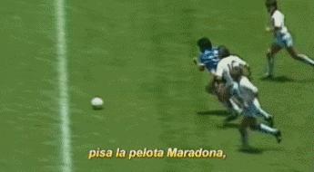 梅西比肩贝利马拉多纳,球王的标准高度