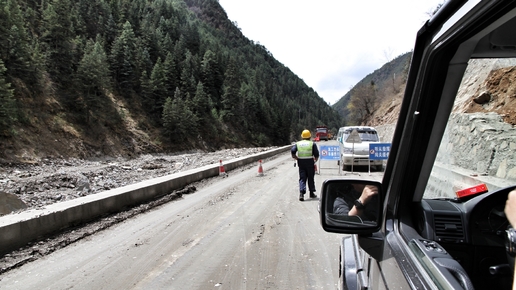 开着大通g50进藏,开奔驰g500去市区