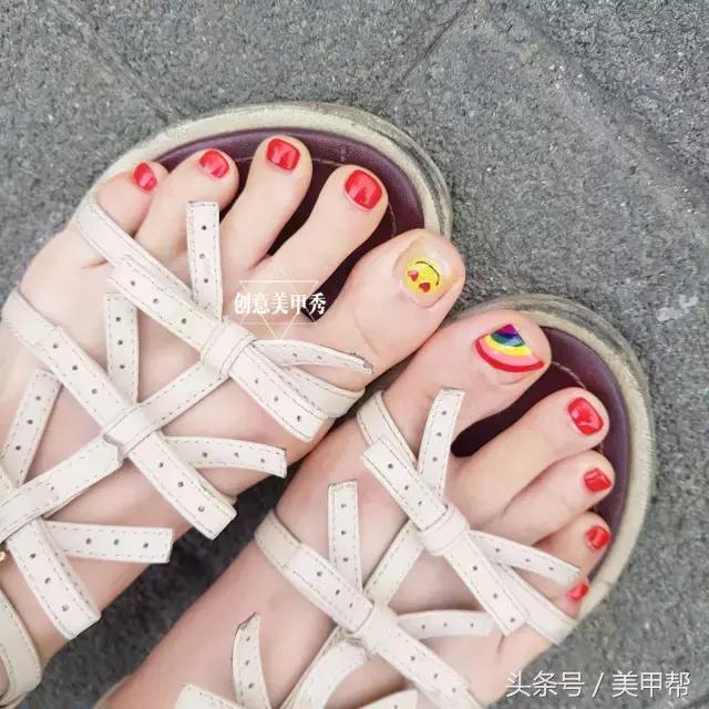 红色脚甲好看吗,高级红色干净耐看的脚甲