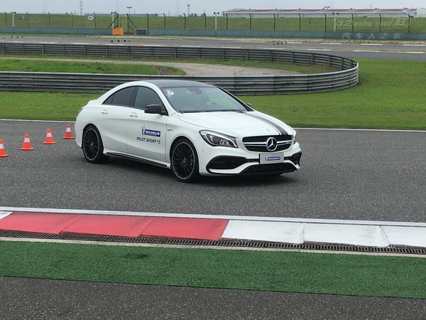 人不能穿新鞋寓意,人不能穿黄色鞋子吗