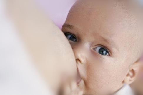 宝宝越来越大了母乳还够吃吗,宝宝越来越大为什么奶量越吃越少