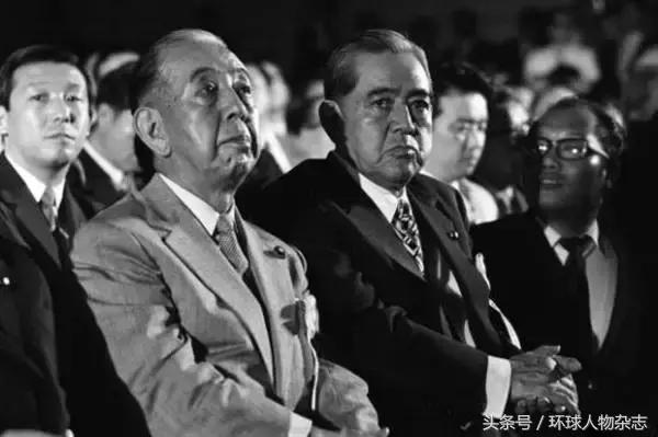 前景不利,后院失火,最近安倍过得很闹心,都是因为这两个女人