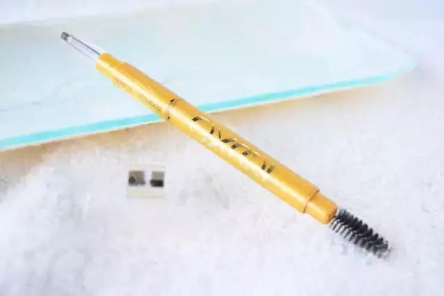 眉笔画眉毛容易掉色怎么避免,做的眉毛褪色要用什么颜色眉笔