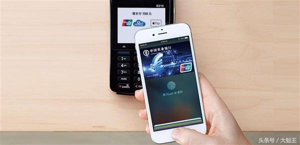 iphone手机刷地铁卡,苹果手机刷地铁和地铁卡哪个便宜