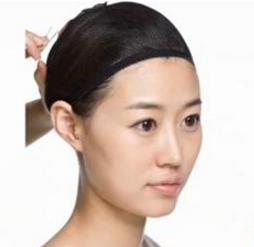 戴假发全过程的教程,明星戴的假发怎么弄的