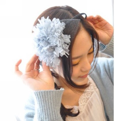 干练简约花苞头扎法教程,长直发凌乱花苞头扎法