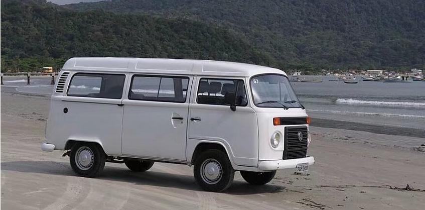 我在路上反复地问自己：真的想花60万买辆面包车吗？