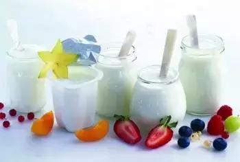 小朋友喝的乳酸菌饮品推荐,小朋友最爱喝的酸奶应该要做什么