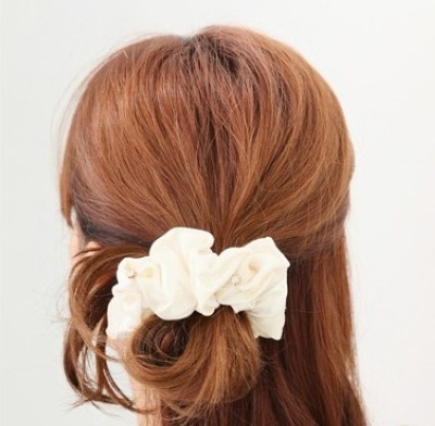 干练简约花苞头扎法教程,长直发凌乱花苞头扎法