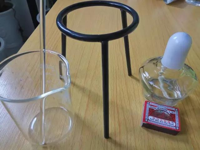 真没想到你是这样的口红控！从来都不花钱买口红！水土不服就服你！