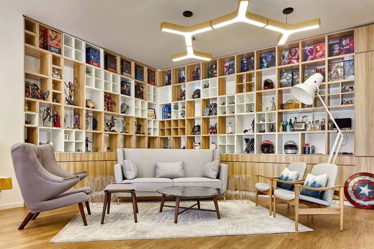 爱情公寓里面的角色都是什么工作,爱情公寓主角的工作到底是什么