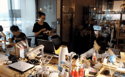 我把整个超市扔进了冷冻室，没想到还挺好吃