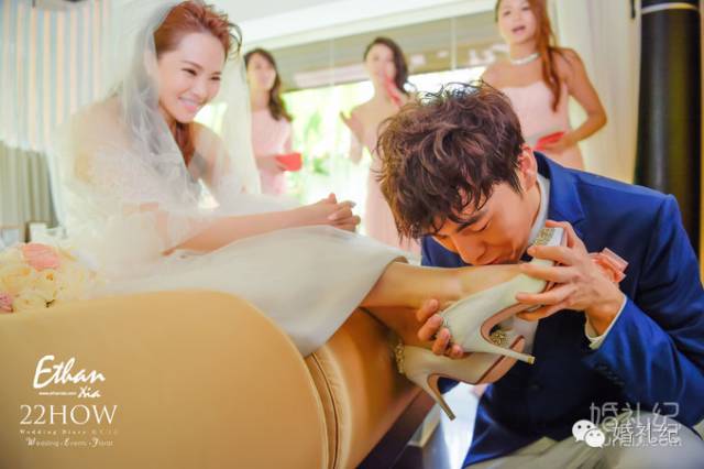 痛！有新娘把婚鞋买成了X鞋！