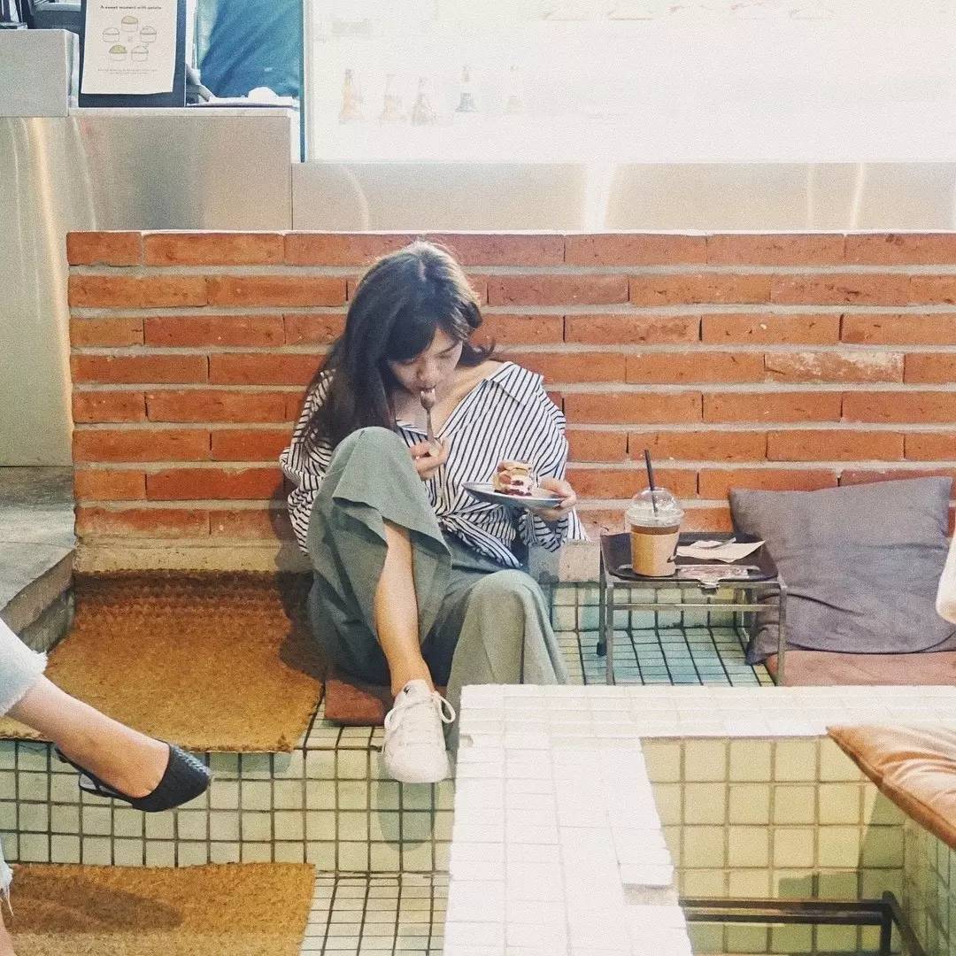 那些爱晒照片的女人,韩国好看的咖啡馆拍照