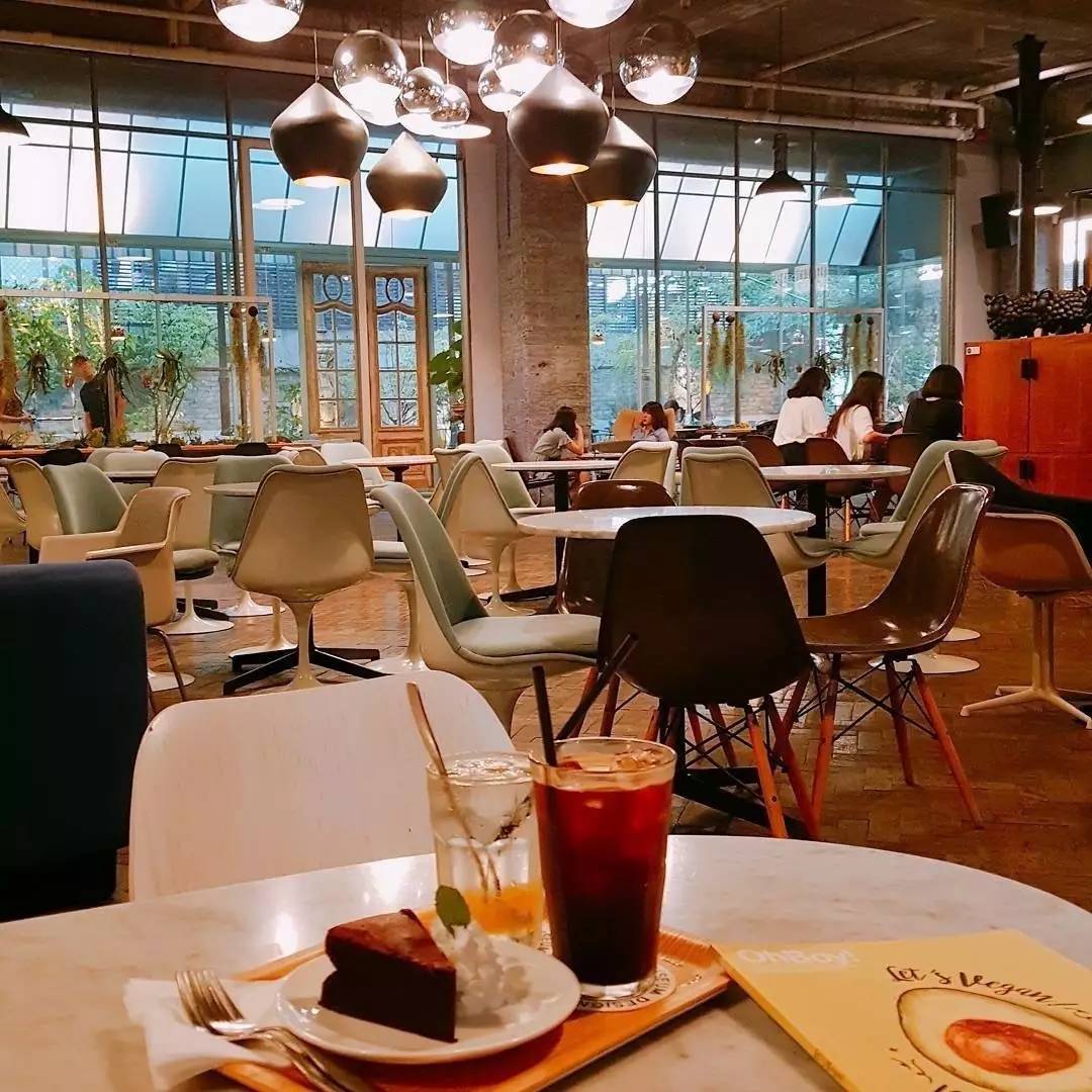 那些爱晒照片的女人,韩国好看的咖啡馆拍照