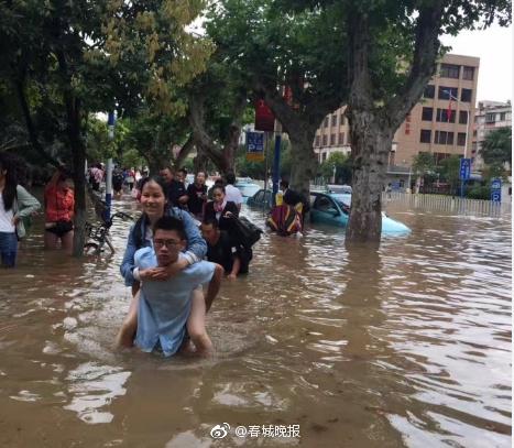 鏆撮洦琚煄韬奖瑙嗛,鏆撮洦琚煄杞﹁締琛屼汉瑙嗛