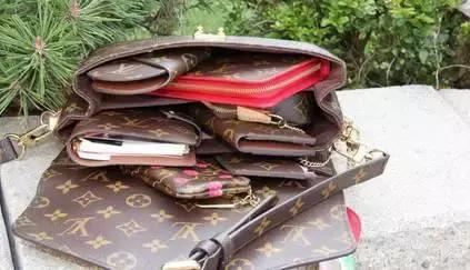 lv邮差包经典款式,lv最值得购买的款式