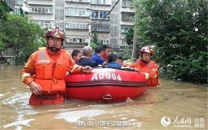 鏆撮洦琚煄韬奖瑙嗛,鏆撮洦琚煄杞﹁締琛屼汉瑙嗛