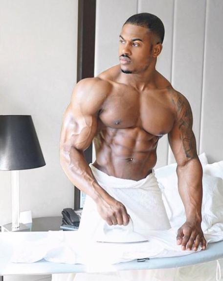 这位来自ENGLAN红遍全球的“熊猫哥”是谁呀？-海外健身人物-迈澳活健身