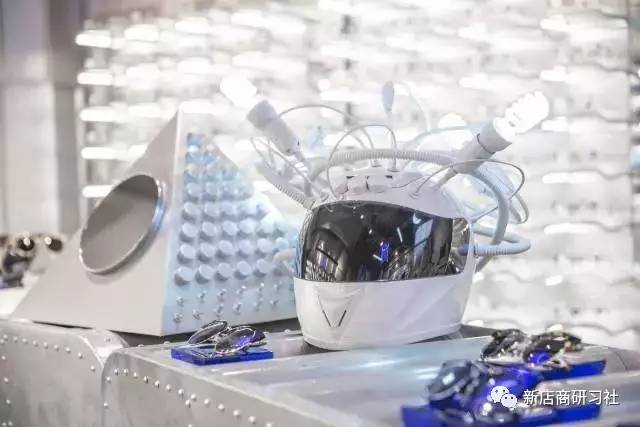 从眼镜框过渡到隐形眼镜,从戴眼镜到不戴眼镜