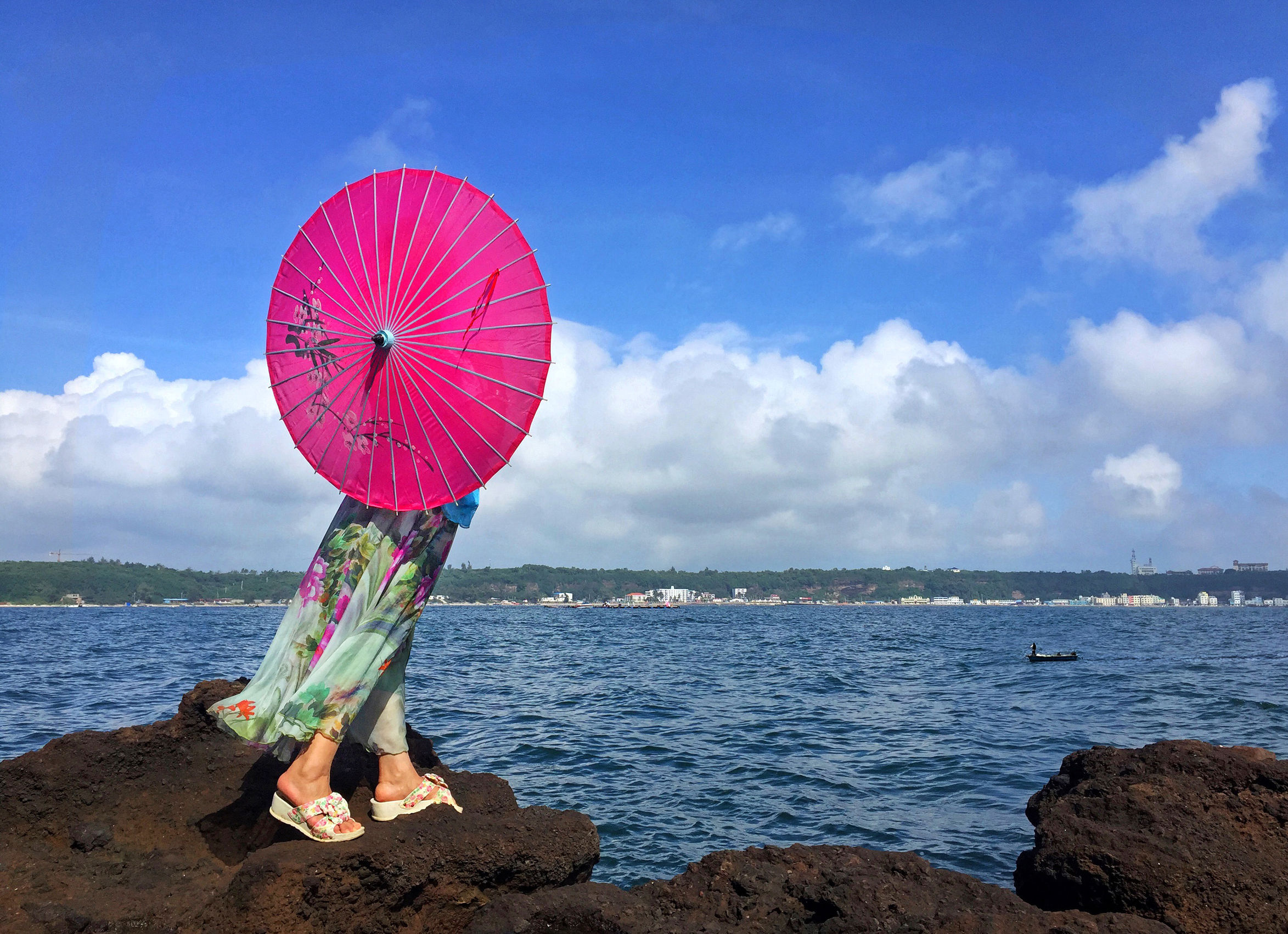 涠洲岛中国最大最年轻的火山岛,最大的火山岛涠洲岛