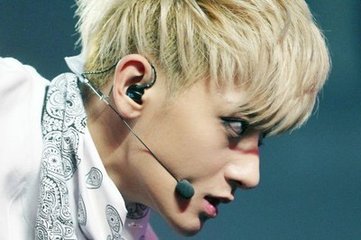 鹿晗vs张艺兴黄子韬,鹿晗与鹿晗pk视频