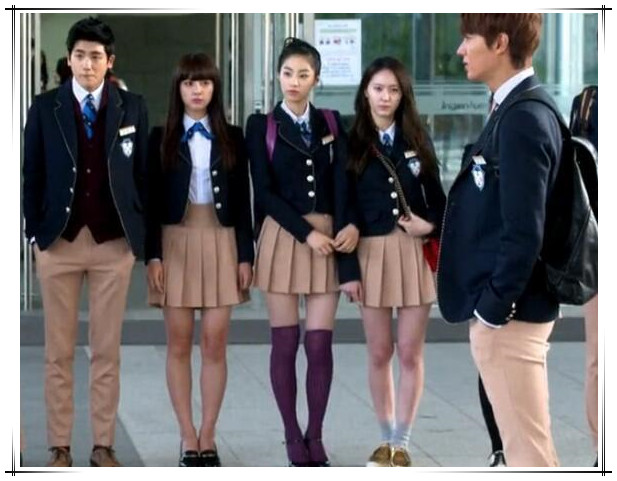 校服大比拼哪个国家的校服更丑,各国校服比拼小视频