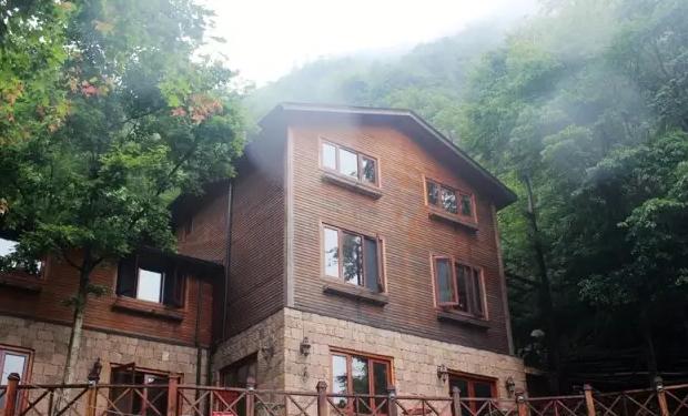 四明山四窗岩漂流几点到几点开门,四明山四窗岩漂流