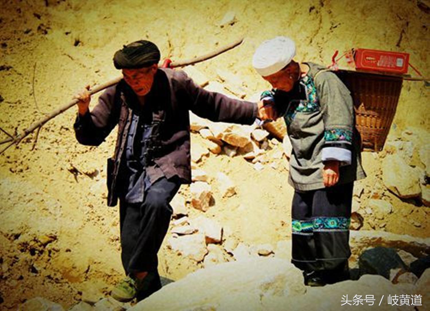 人脚上的鸡眼怎么治除根,很多鸡眼怎么去除