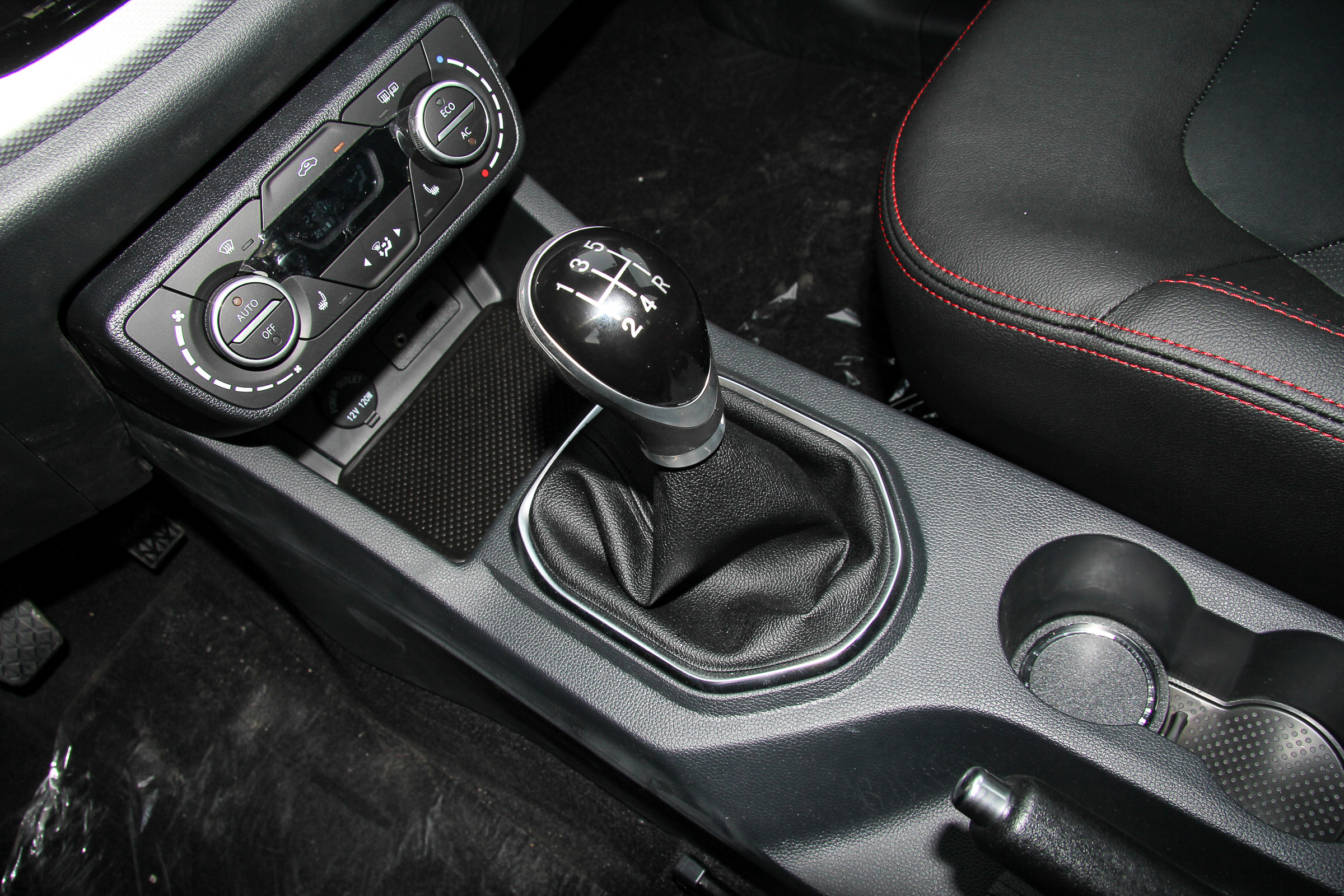 森雅r7的测评,一汽森雅r7怎么样到底好不好