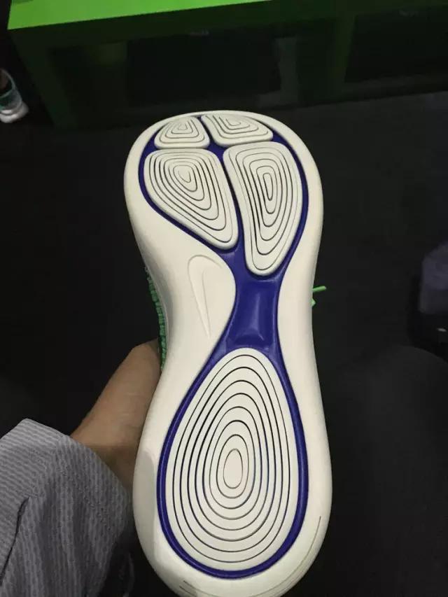 nike跑鞋flyknit2,跑鞋nikefly4和fly5