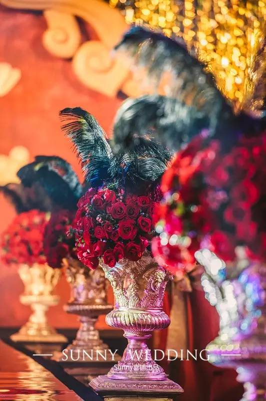 来一场轰轰烈烈的婚礼,来一场特别的订婚宴