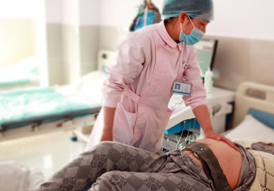 孕晚期坠胀感轻微腹痛,孕妇肚子坠坠的隐隐作痛