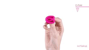 女生月经杯使用方法,女性月经杯怎样使用