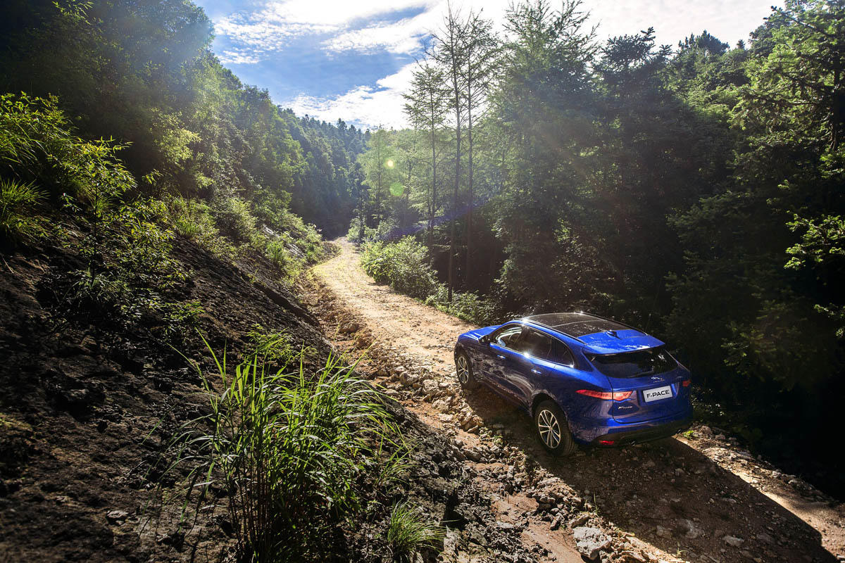 豹力英伦绅士试驾新款捷豹f-pace,试驾2.0t捷豹f-pace