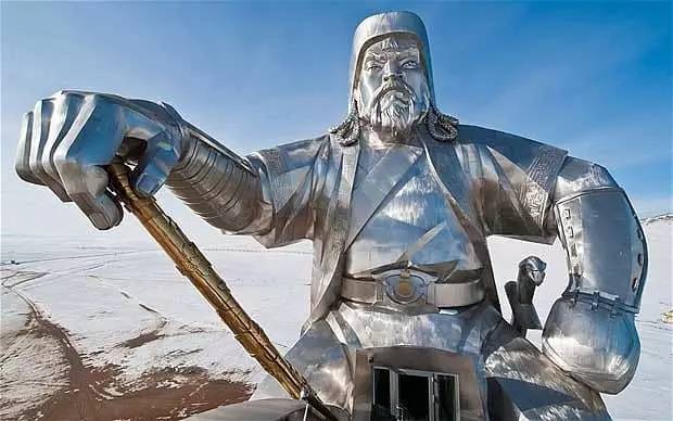 去国外火车旅行最美十条线路,当火车路过湖北省山区