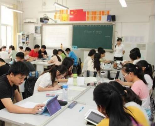 「节目互动」中学要求学生开学自备iPad：出于教学需要！