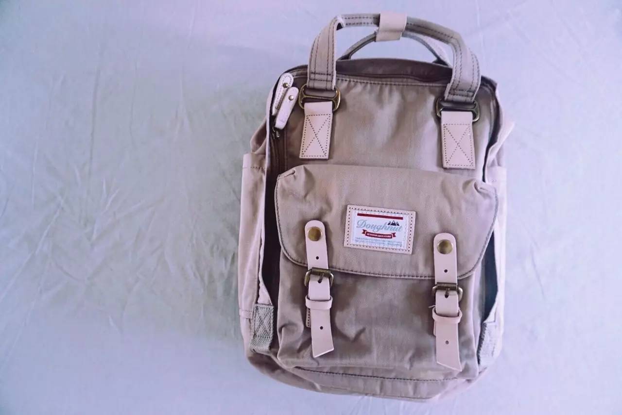 极简主义自媒体博主包里有什么？｜翻包记WhatsinMyBag