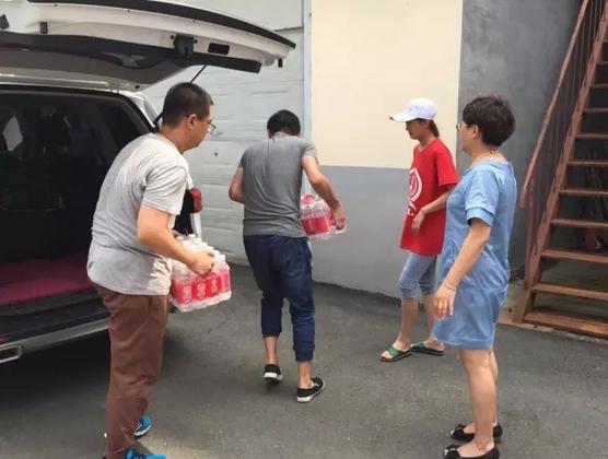 抗洪抢险冲在前救灾物资暖人心,抗洪救灾正能量