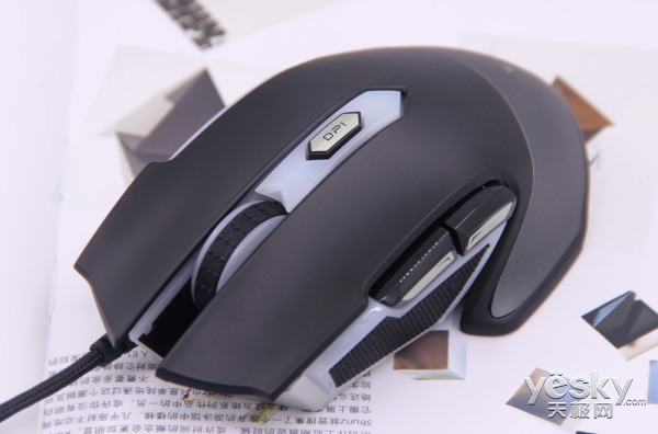 幻彩RGB全面升级雷柏V302电竞游戏鼠标评测